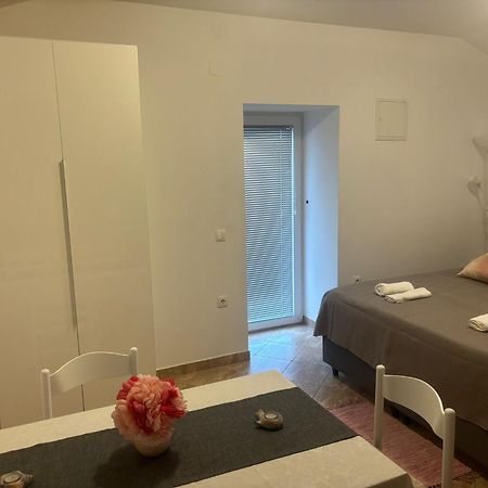 Apartment & Studio Vrdoljak Sveti Anton  Екстер'єр фото