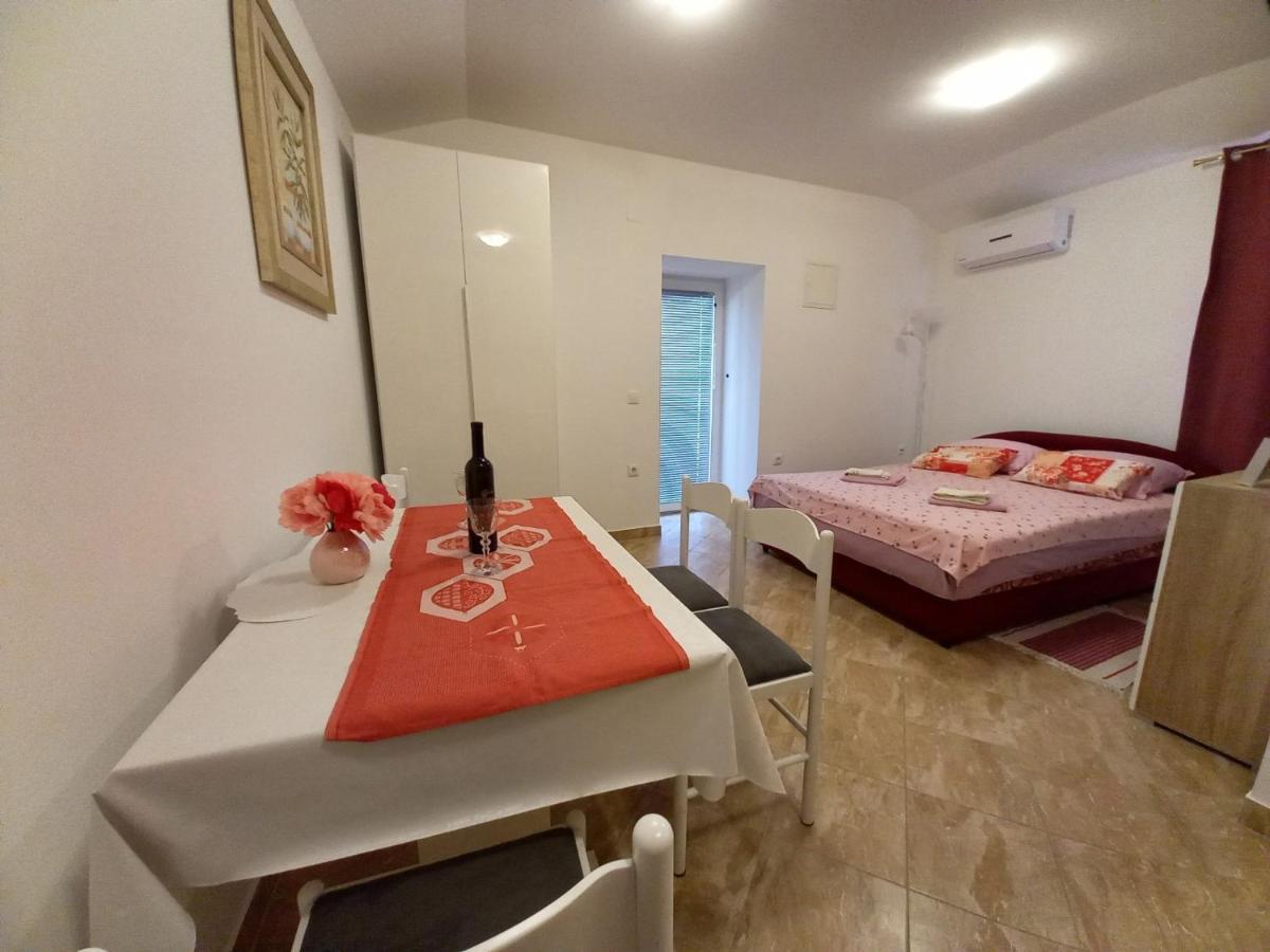 Apartment & Studio Vrdoljak Sveti Anton  Екстер'єр фото